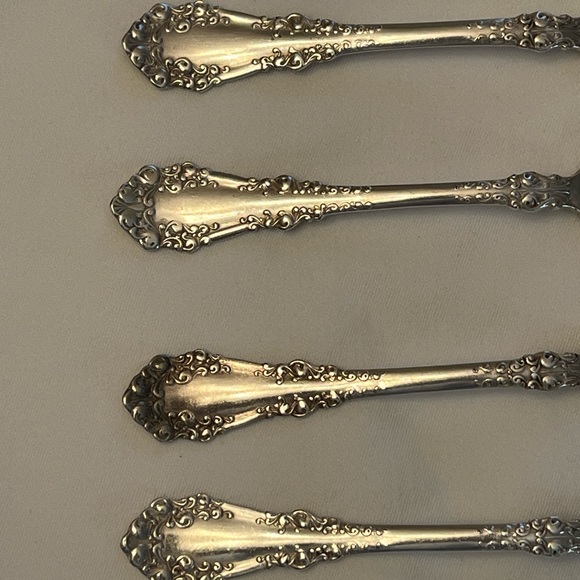 Set of 4 1847 Rogers Bros Silver Plate Teaspoons - Picture 9 of 12